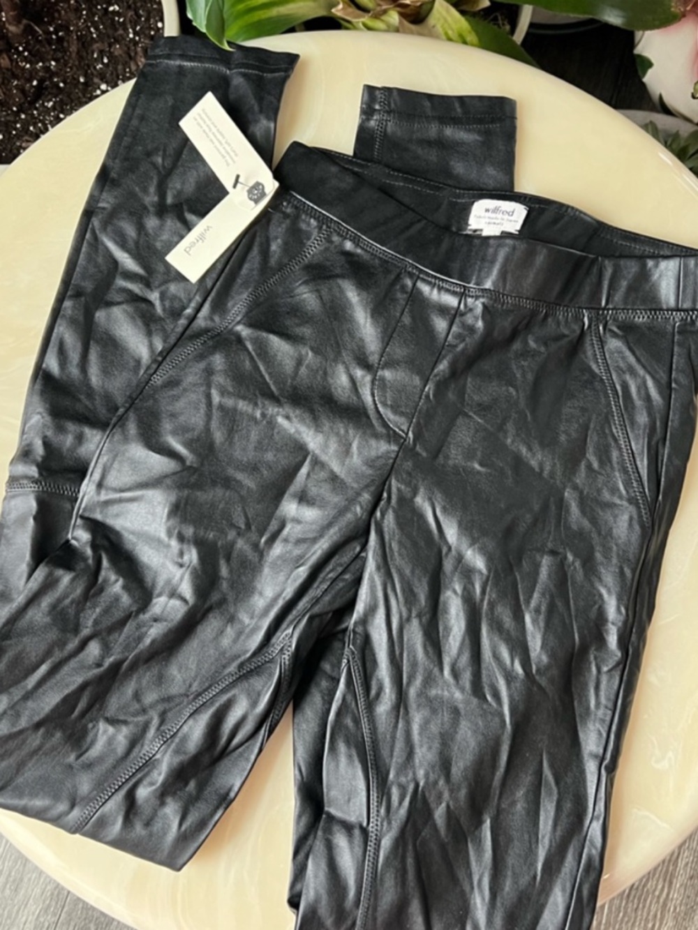 NWT Aritzia Wilfred Faux Leather Leggings in Black size XXS